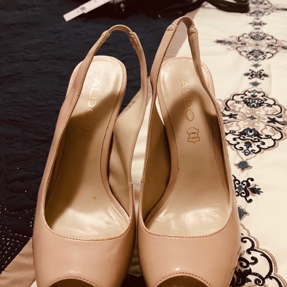 Shoes - Picture 4 of 4